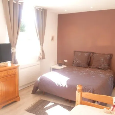 Les 3 Tilleuls Frühstückspension Roye (Somme)