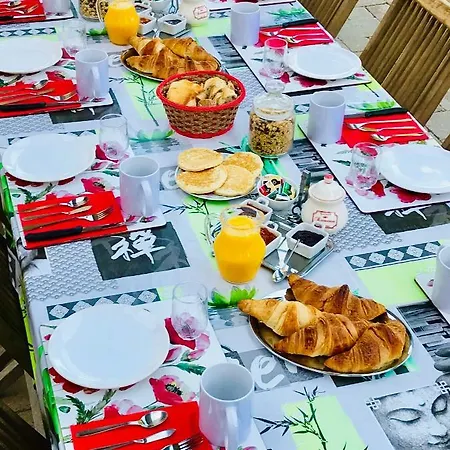 Les 3 Tilleuls Bed and breakfast 4*