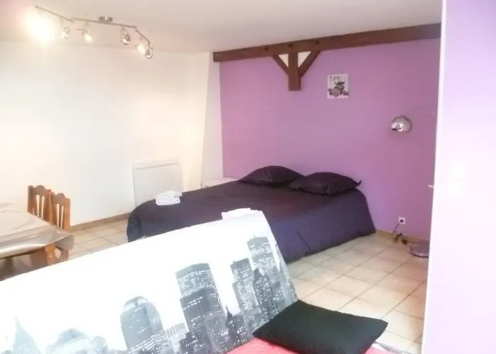 לינה וארוחת בוקר Les 3 Tilleuls 4*