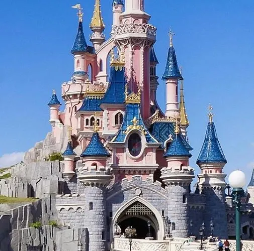 לינה וארוחת בוקר Les 3 Tilleuls 4*